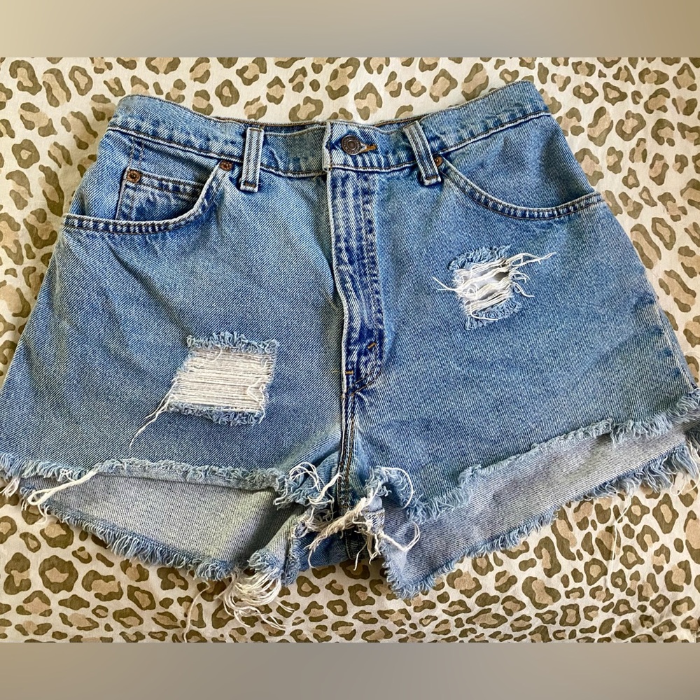 Levi’s Jean shorts 951 relaxed fit 8 cut offs vintage